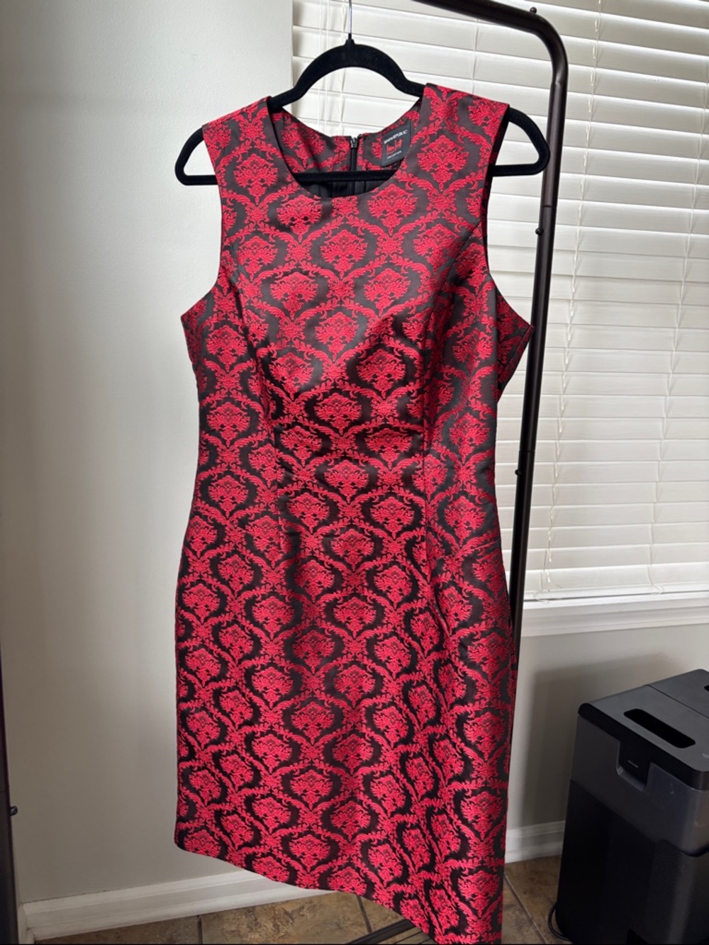 Sleeveless Red and Black Jacquard Sheath Dress